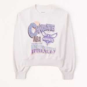Abercrombie Charlotte Hornets Graphic Sunday Crew Pullover Women’s: S Soft A&F